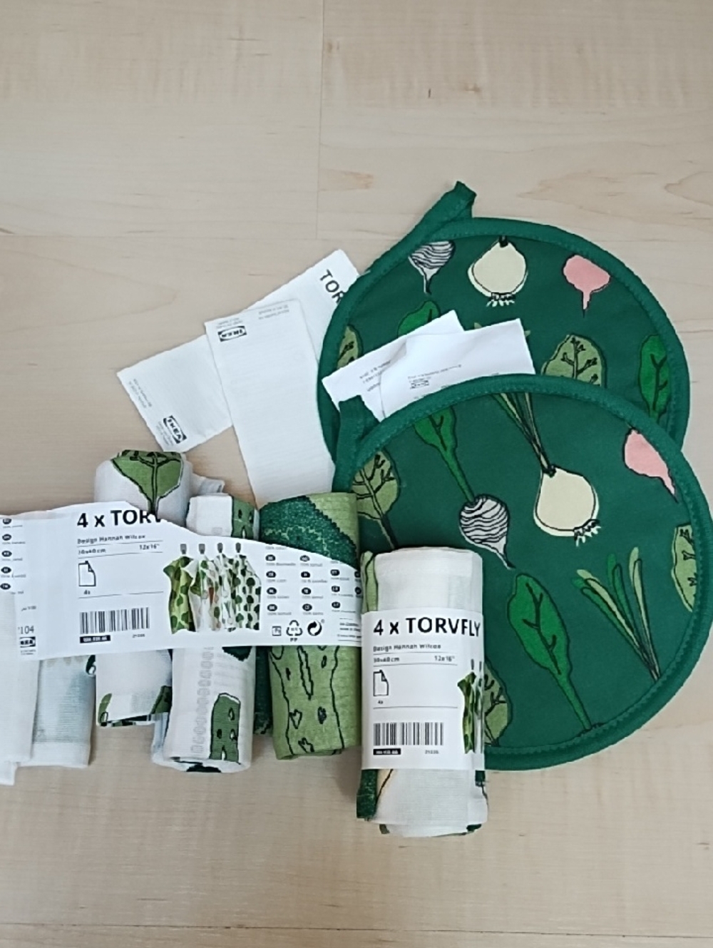 IKEA Green Vegetable Pattern Kitchen Linens Set Rate NWT!